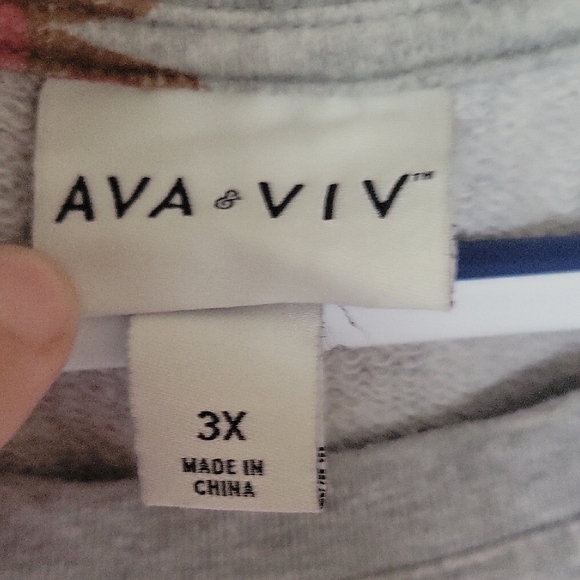 Ava & Viv Gray Floral Sweatshirt - Picture 2 of 5